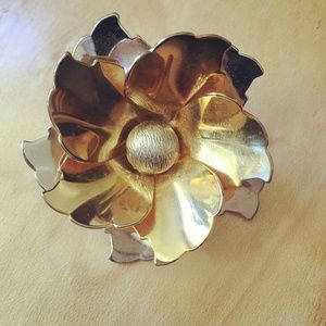 Gold and silver flower brooch